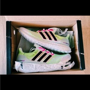 Adidas ultra boost size 9 women’s